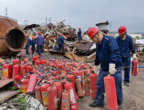 中金公司開展環(huán)保雙行動(dòng) 黨員先鋒助力綠色攻堅(jiān)